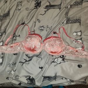 Victoria's Secret Lace Dream Angels Lined Demi Bra 36C